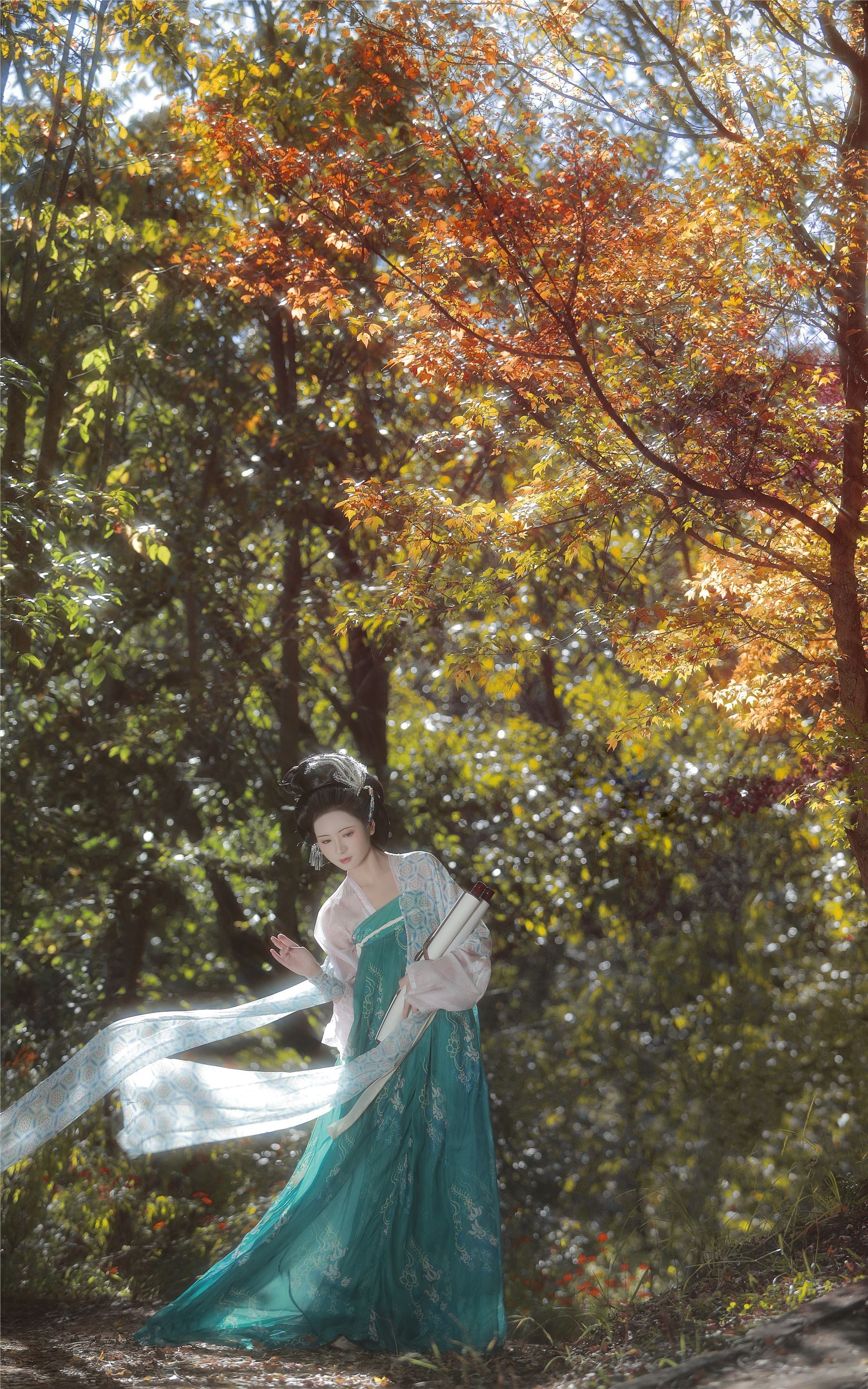 YITUYU艺图语 2025.01.25 橙黄橘绿时 瑜瑾